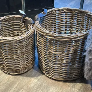 Elin flettet kurv, grå