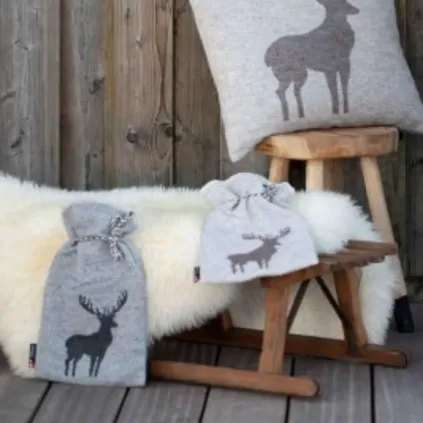Varmeflaske Centered deer, grey, smoke 2L