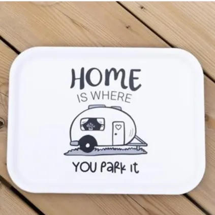 Frokostbrett "Home is/campingvogn" 27x20 cm