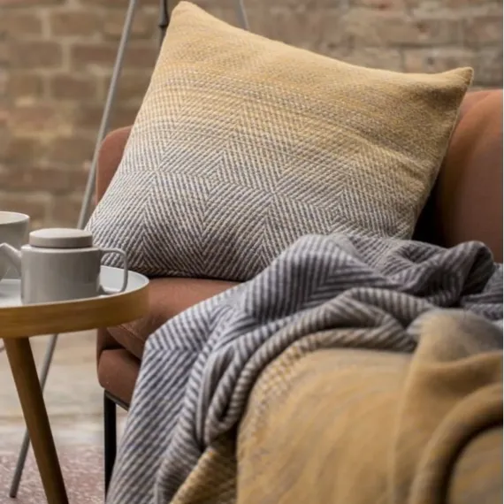 Design 0127, Zig zag, finnes i gold, rød og grønn