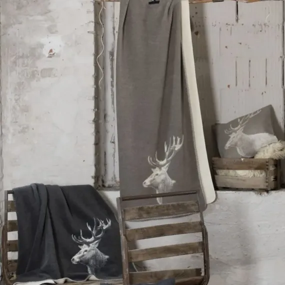 Design 0215, kommer i 2 farger: Smoke og Charcoal
