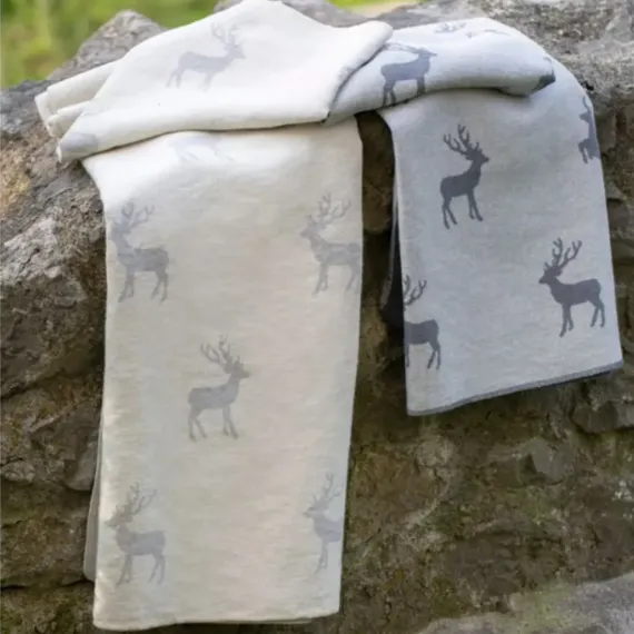 Design 4264, kommer i 2 farger: Beige/Smoke og lys grå/charcoal