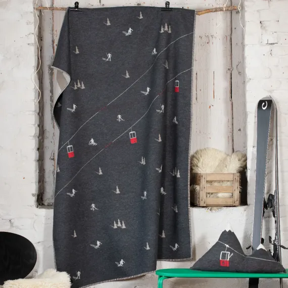 Design 4555, Kommer i 2 farger: Offwhite og Charcoal