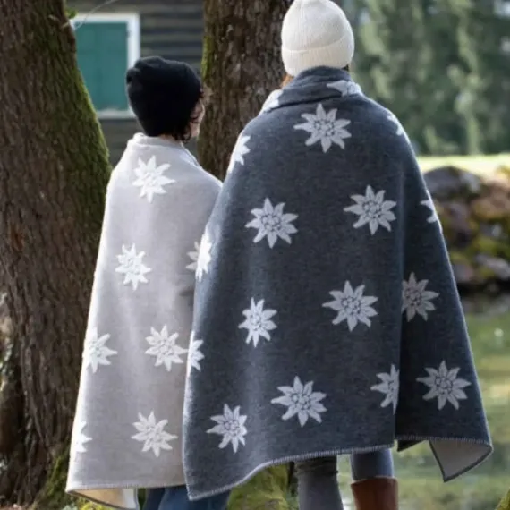 Design 1727, Kommer i to farger: Anthrazite og Smoke