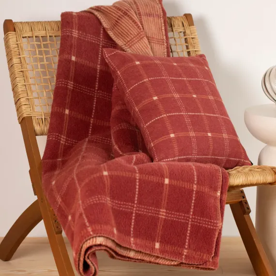 Design 8329, kommer i 3 farger: Light red , Charcoal, light grey
