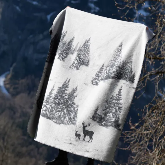Design 2252, kommer i 2 farger Offwhite og grey