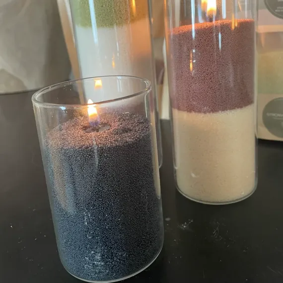 Stearinlyssand med duft og farge