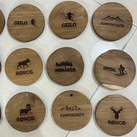 Drikkebrikker/coasters i teak