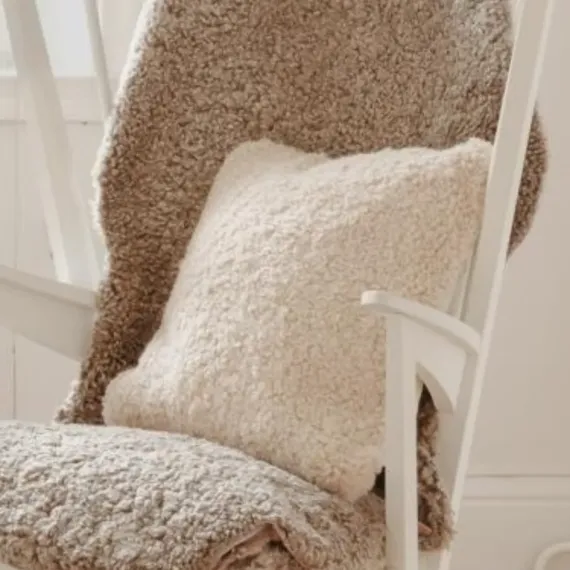 Curly korthåret skinn 18mm